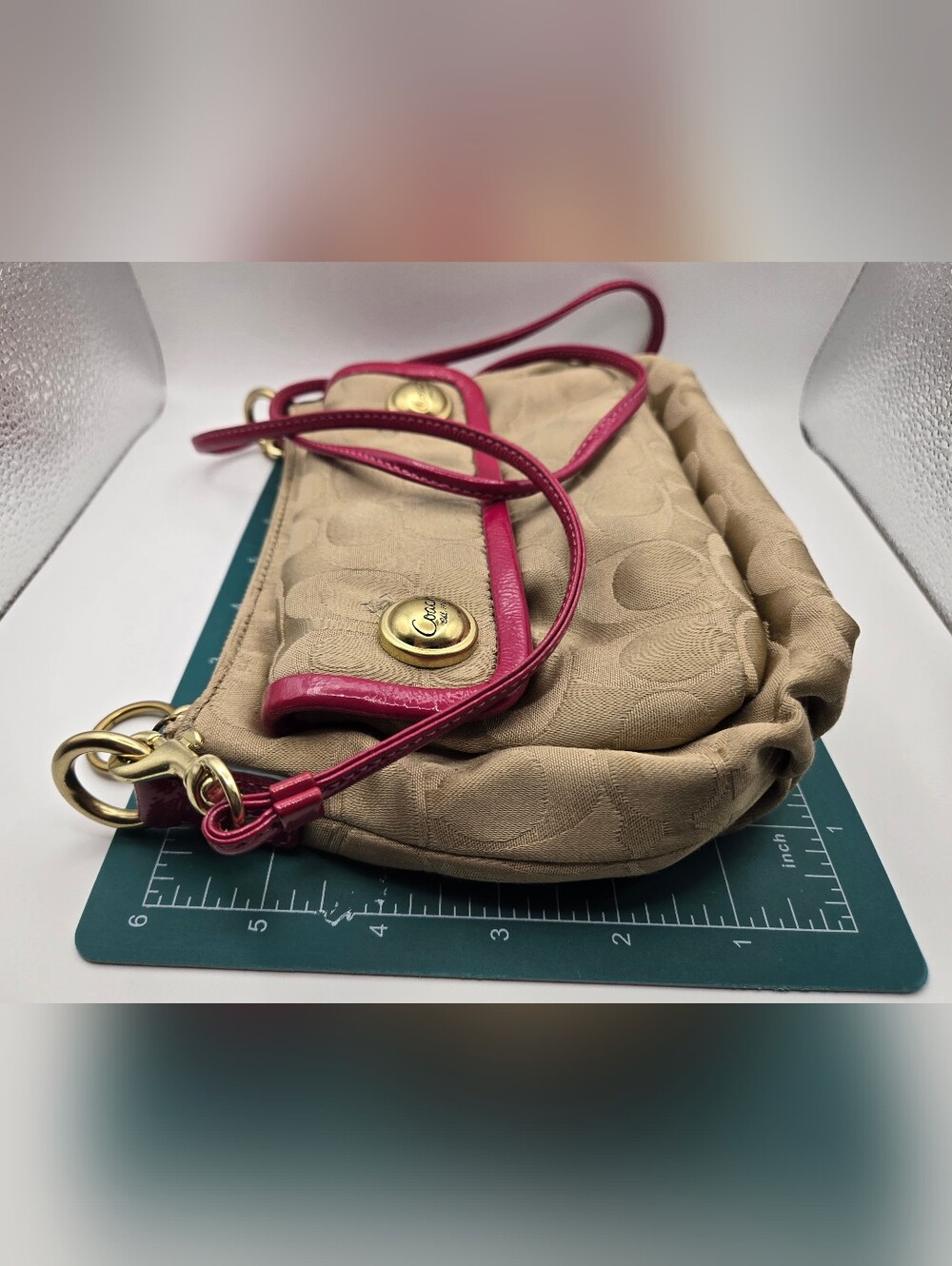 Coach Poppy Signature Groovy Crossbody Pink Trim Gold Logo Buttons Hardware READ - Picture 12 of 12